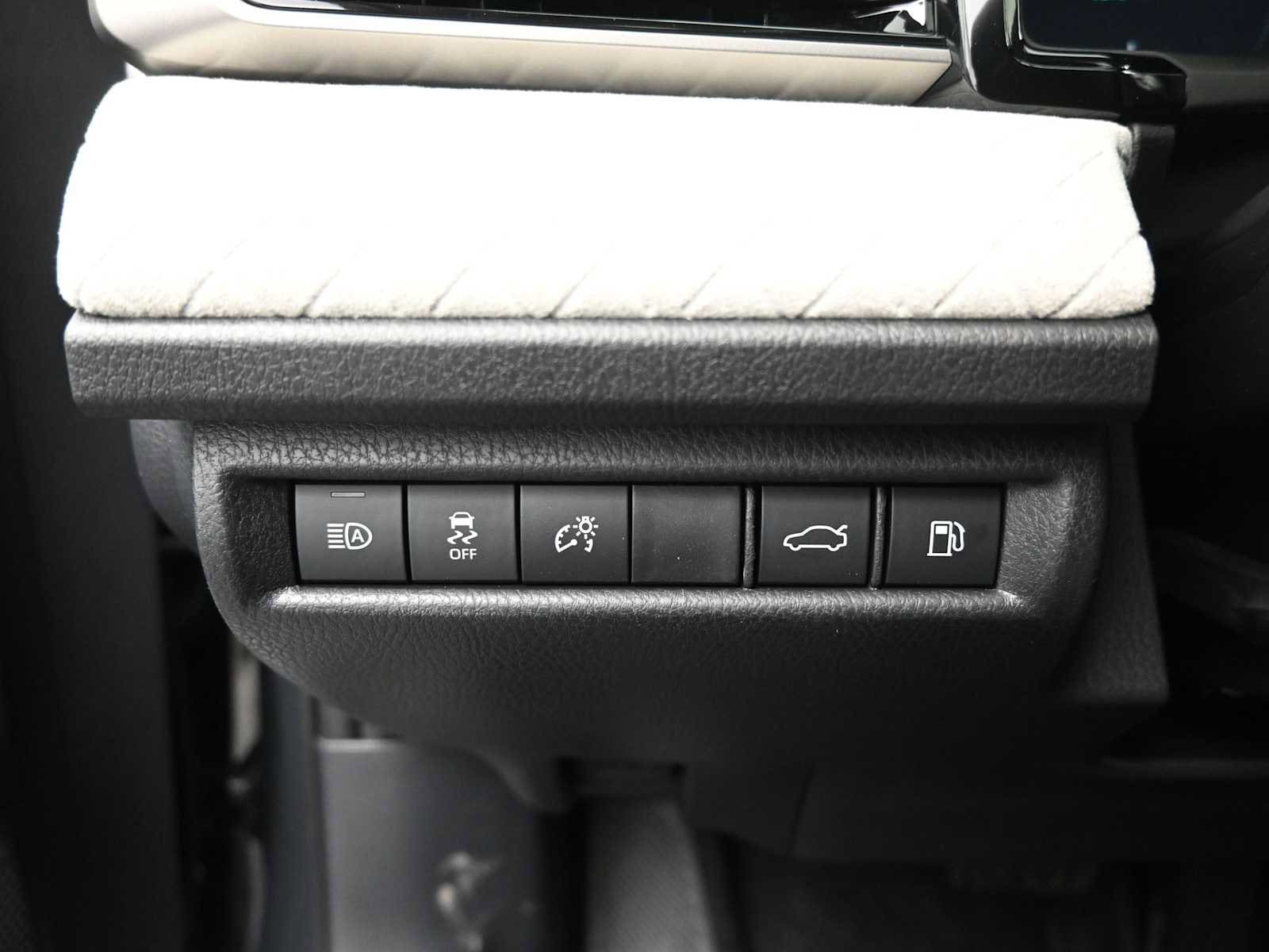 2026 Toyota Camry XLE - Photo 9