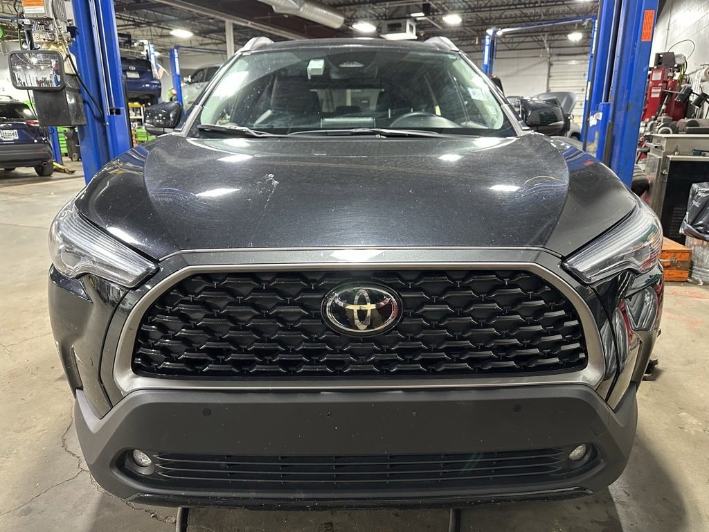 Used 2024 Toyota Corolla Cross XLE with VIN 7MUEAABG5RV086344 for sale in Kansas City