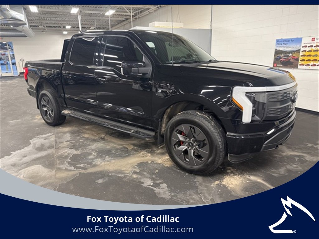 2022 Ford F-150 Lightning Lariat's photo