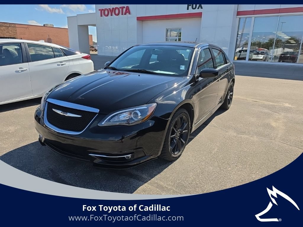 2013 Chrysler 200 Limited's photo