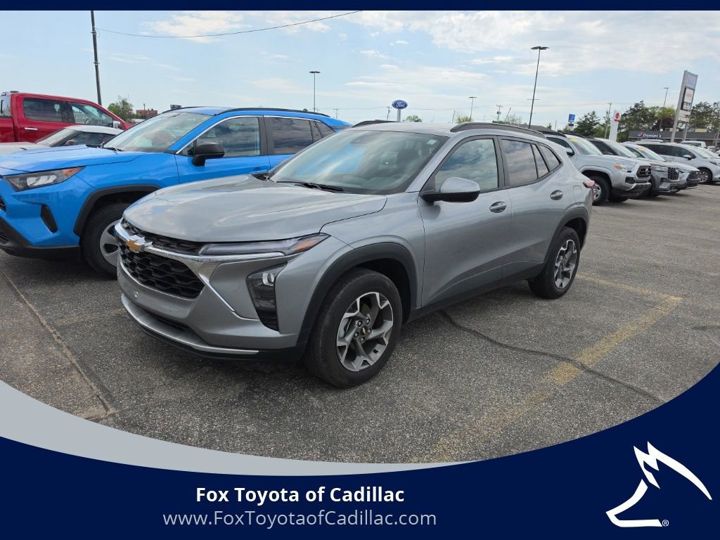 2025 Chevrolet Trax LT's photo