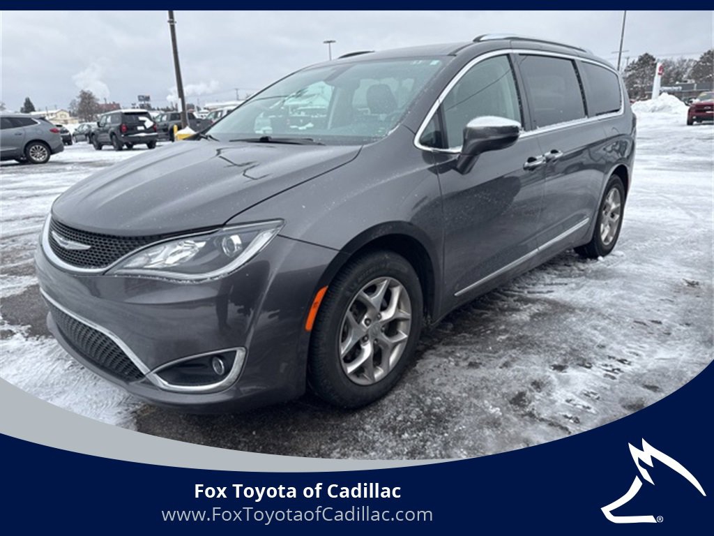 2019 Chrysler Pacifica Limited's photo