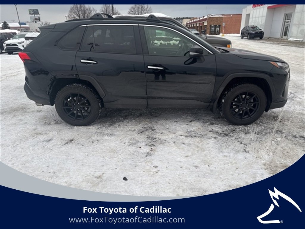 Used 2022 Toyota RAV4 Hybrid SE SUV