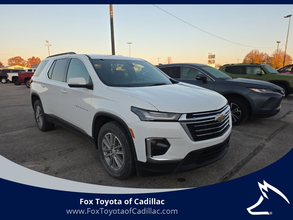 2022 Chevrolet Traverse photo 2