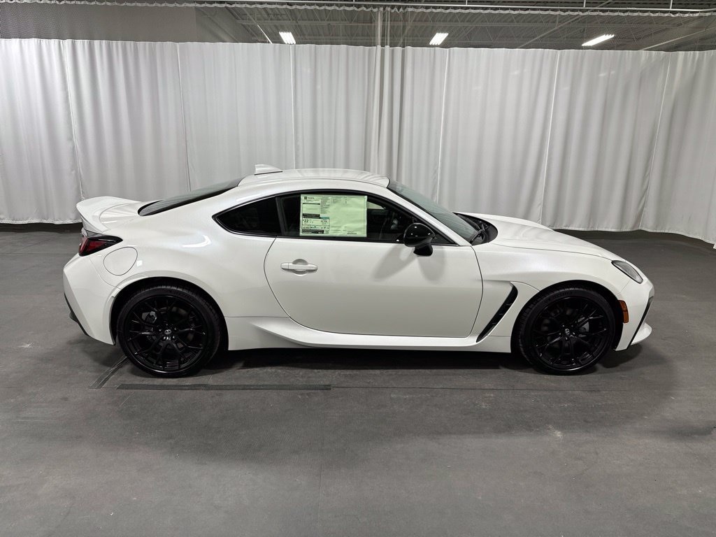 New 2026 Toyota GR86 Premium MT 2+2 COUPE 6 SPD M/T