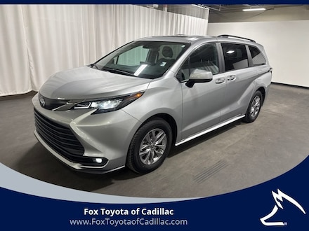 2025 Toyota Sienna XLE Van Passenger Van