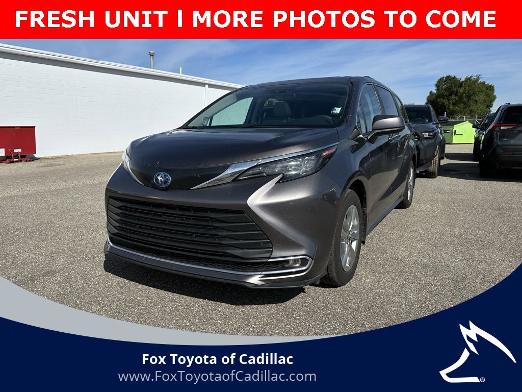 2024 Toyota Sienna Van Passenger Van 