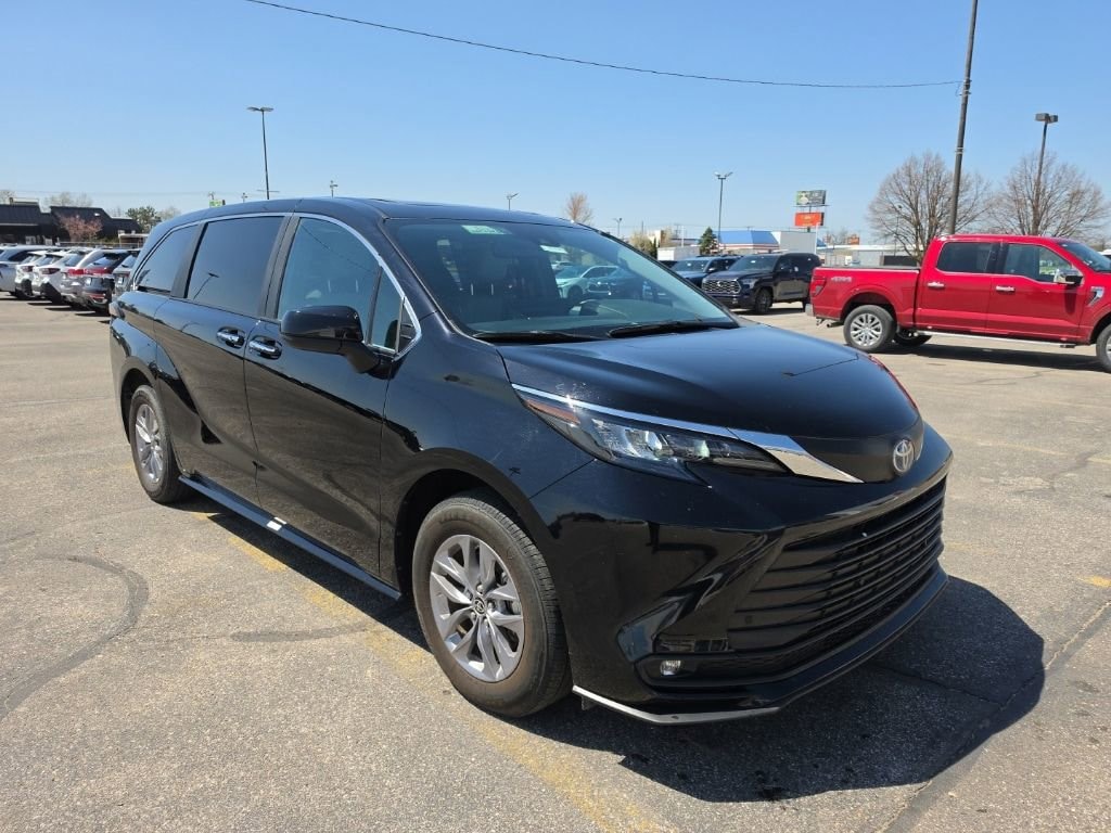 Used 2025 Toyota Sienna XLE Van Passenger Van