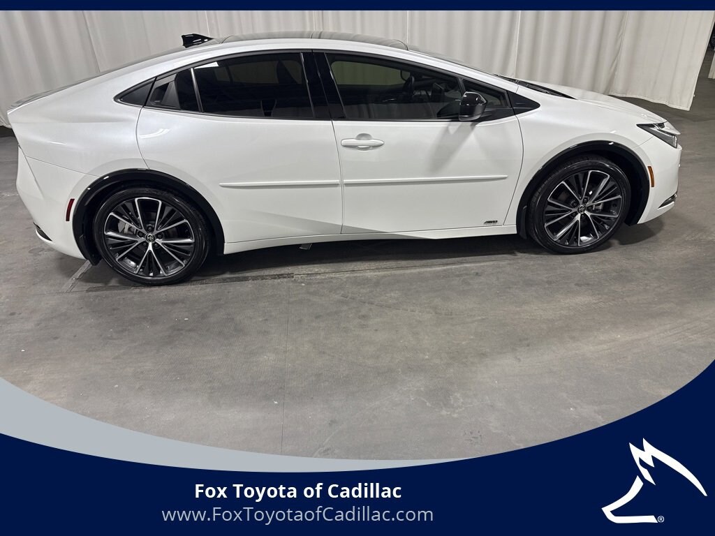 Used 2025 Toyota Prius XLE Hatchback