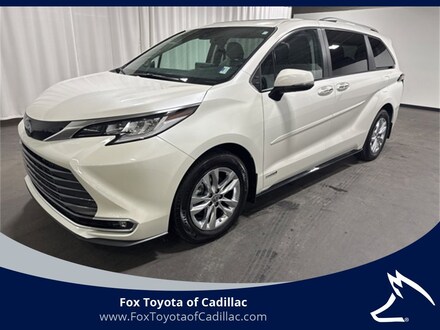 2021 Toyota Sienna Limited Van