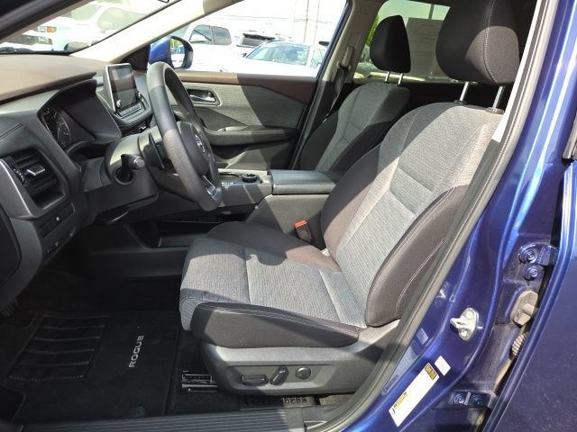 2023 Nissan Rogue SV - Photo 9