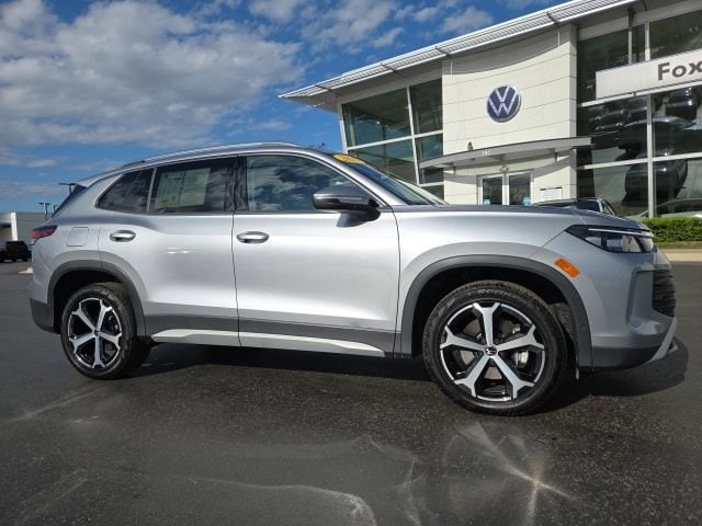 2025 Volkswagen Tiguan 2.0T SE 4Motion's photo