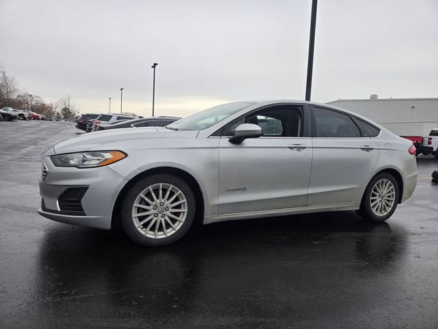 2019 Ford Fusion Hybrid SE's photo