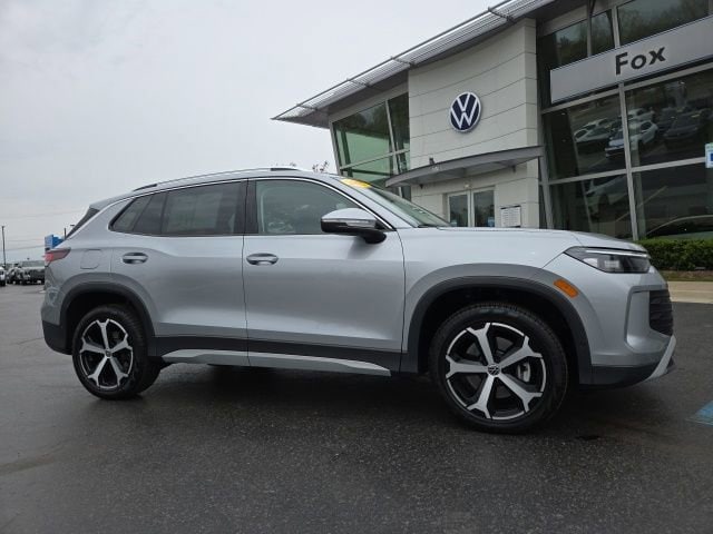 2025 Volkswagen Tiguan 2.0T SE 4Motion's photo
