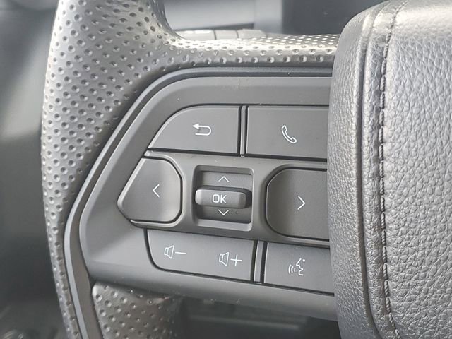 2025 Toyota Tacoma SR5 - Photo 15