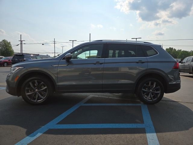 2022 Volkswagen Tiguan SE photo 3