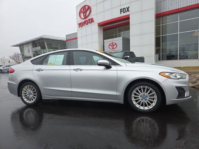2019 Ford Fusion SE's photo