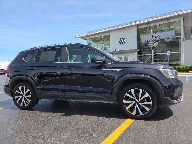 2023 Volkswagen Taos 1.5T SE 4Motion's photo