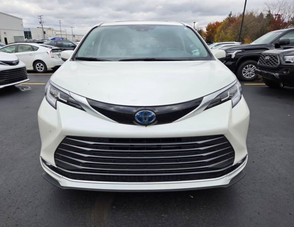 Used 2021 Toyota Sienna Limited Passenger Van