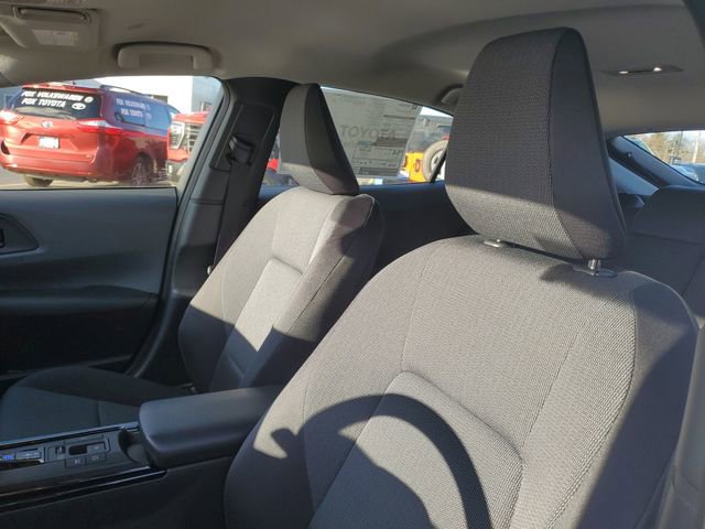 2026 Toyota Prius LE - Photo 10