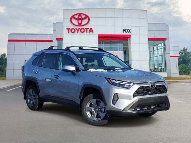 2025 Toyota RAV4 XLE's photo
