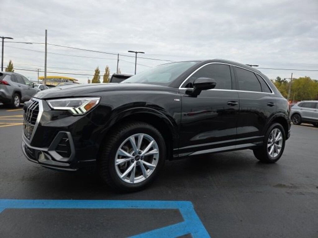 Used 2024 Audi Q3 Premium Sport Utility