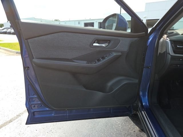 2023 Nissan Rogue SV - Photo 10