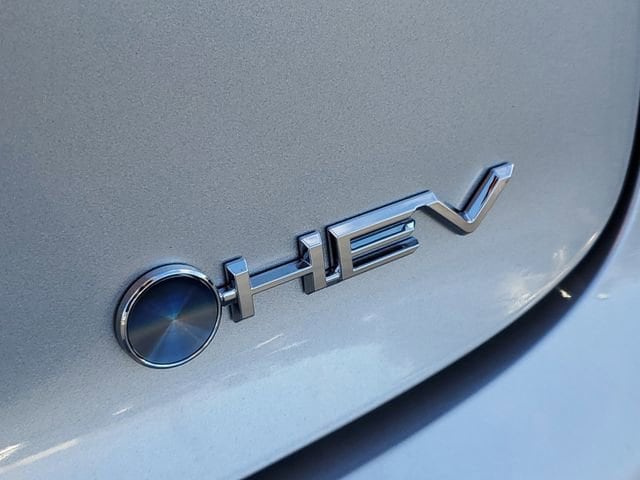 2026 Toyota Prius LE - Photo 6