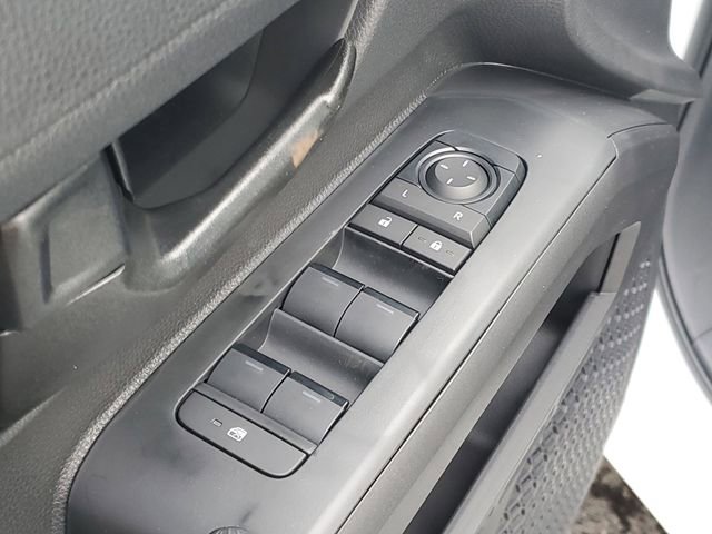 2025 Toyota Tacoma SR5 - Photo 10