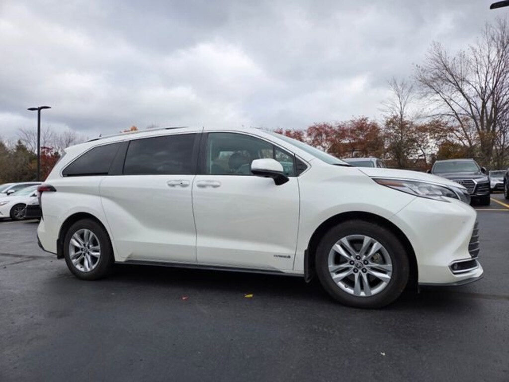 Used 2021 Toyota Sienna Limited Passenger Van