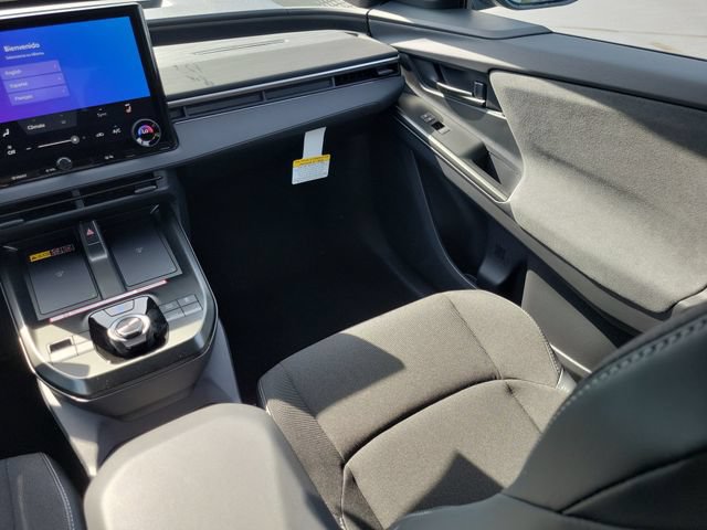 2026 Toyota C-HR SE - Photo 24