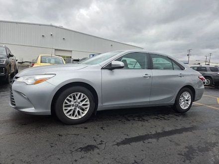 2017 Toyota Camry LE Sedan