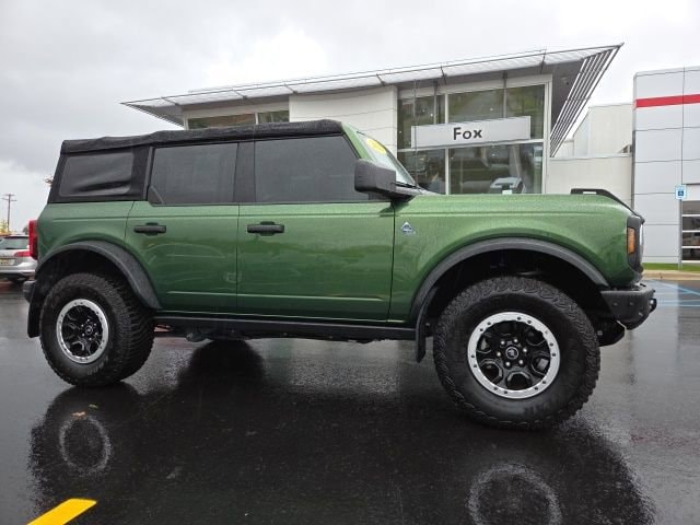 2022 Ford Bronco 4-Door Black Diamond's photo