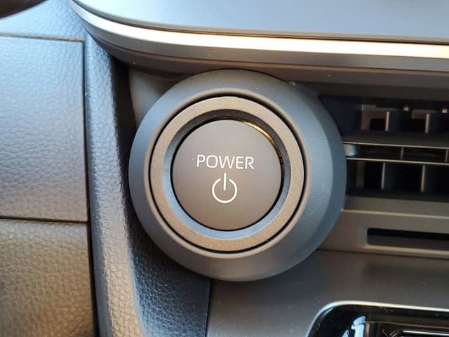 2026 Toyota Prius LE - Photo 18