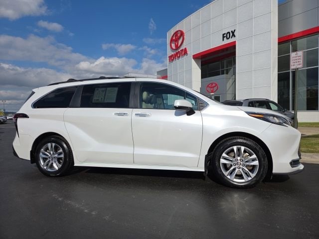 2023 Toyota Sienna Passenger Van 