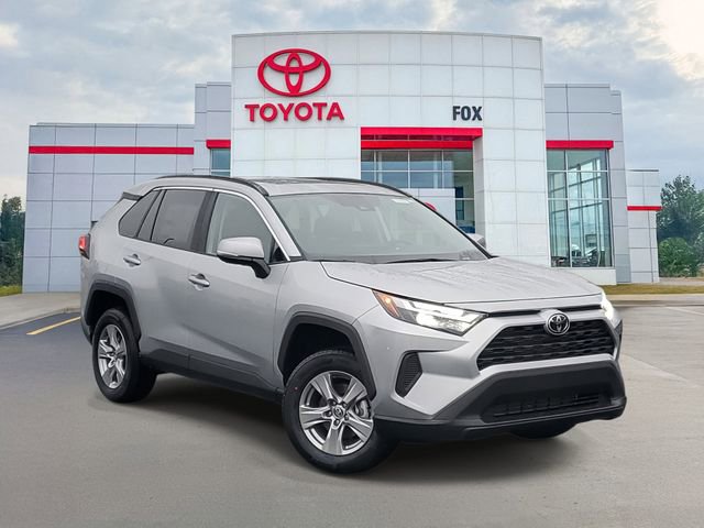 2025 Toyota RAV4 XLE's photo