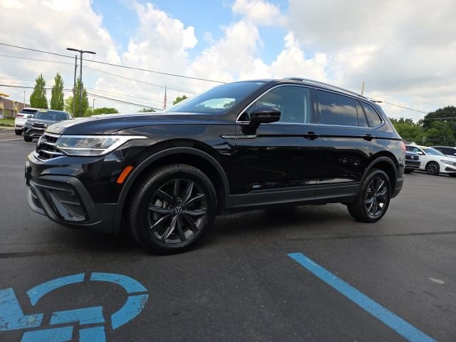 2022 Volkswagen Tiguan SE photo 3