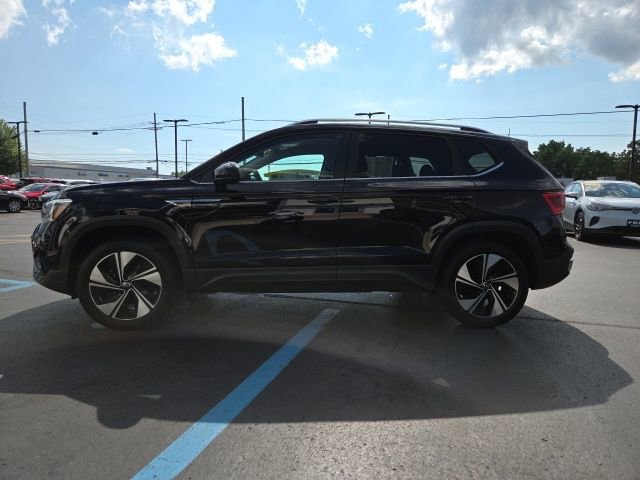 2024 Volkswagen Taos SE photo 4