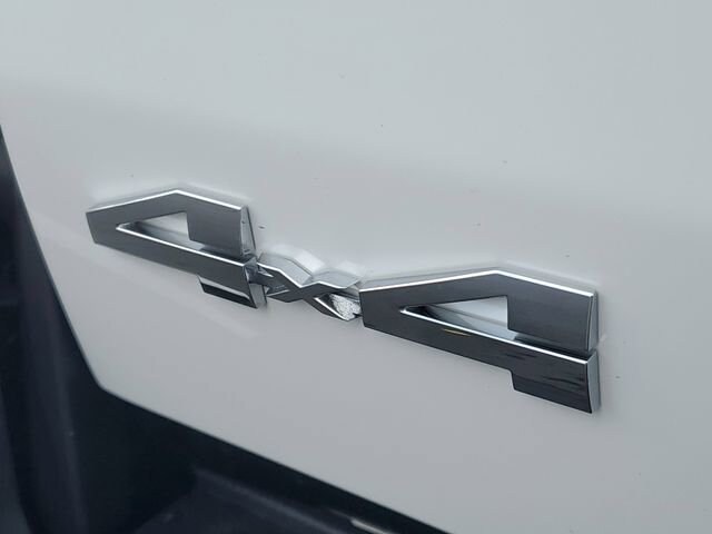 2025 Toyota Tacoma SR5 - Photo 7