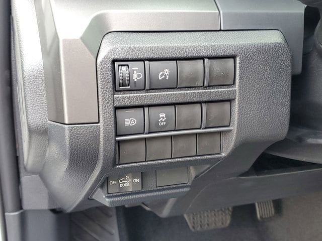 2025 Toyota Tacoma SR5 - Photo 14