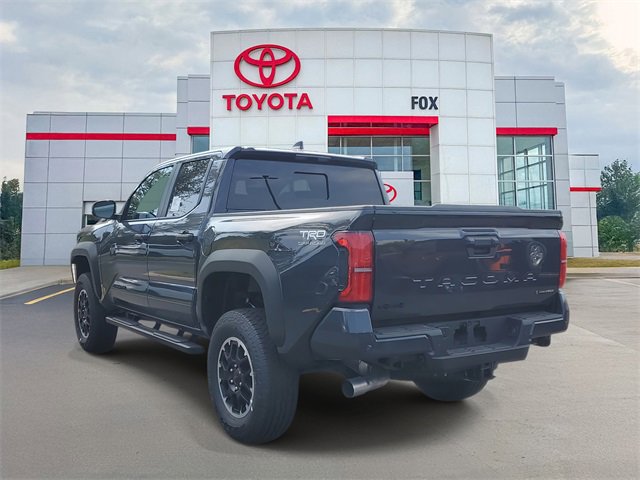 2025 Toyota Tacoma TRD Off-Road photo 3