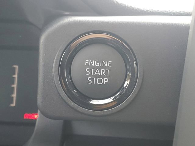2025 Toyota Tacoma SR5 - Photo 20