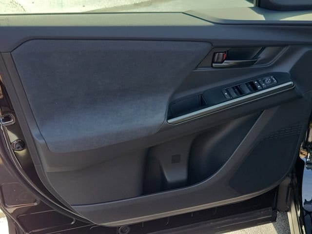 2026 Toyota C-HR SE - Photo 9