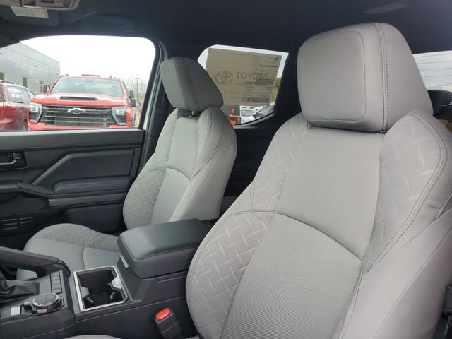2025 Toyota Tacoma SR5 - Photo 11