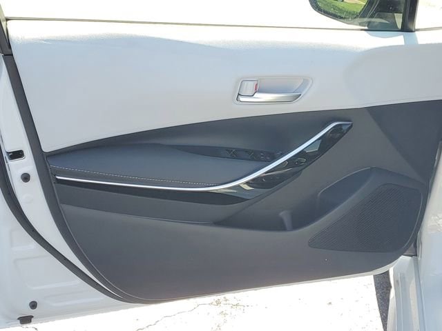 2026 Toyota Corolla Hatchback XSE - Photo 8