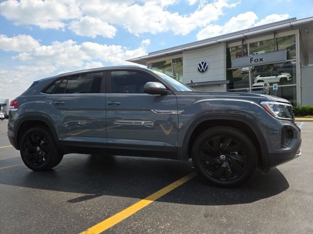 2024 Volkswagen Atlas Cross Sport 2.0T SE w/Tech 4MOTION's photo
