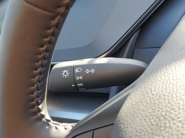 2026 Toyota Prius LE - Photo 15