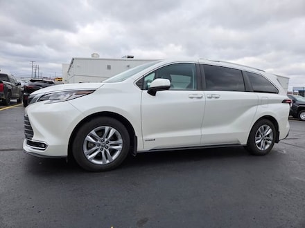 2021 Toyota Sienna Limited Passenger Van