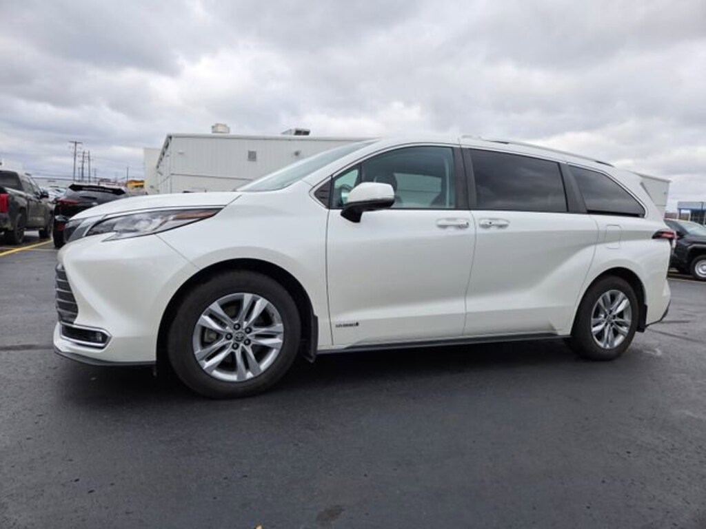 Used 2021 Toyota Sienna Limited Passenger Van