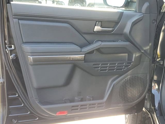 2025 Toyota Tacoma TRD Sport - Photo 8